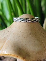 Infinity Patterned Ring ~ Size 8